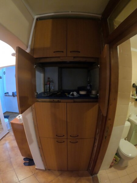 Trei camere, 73 mp decomandat la parter inalt.